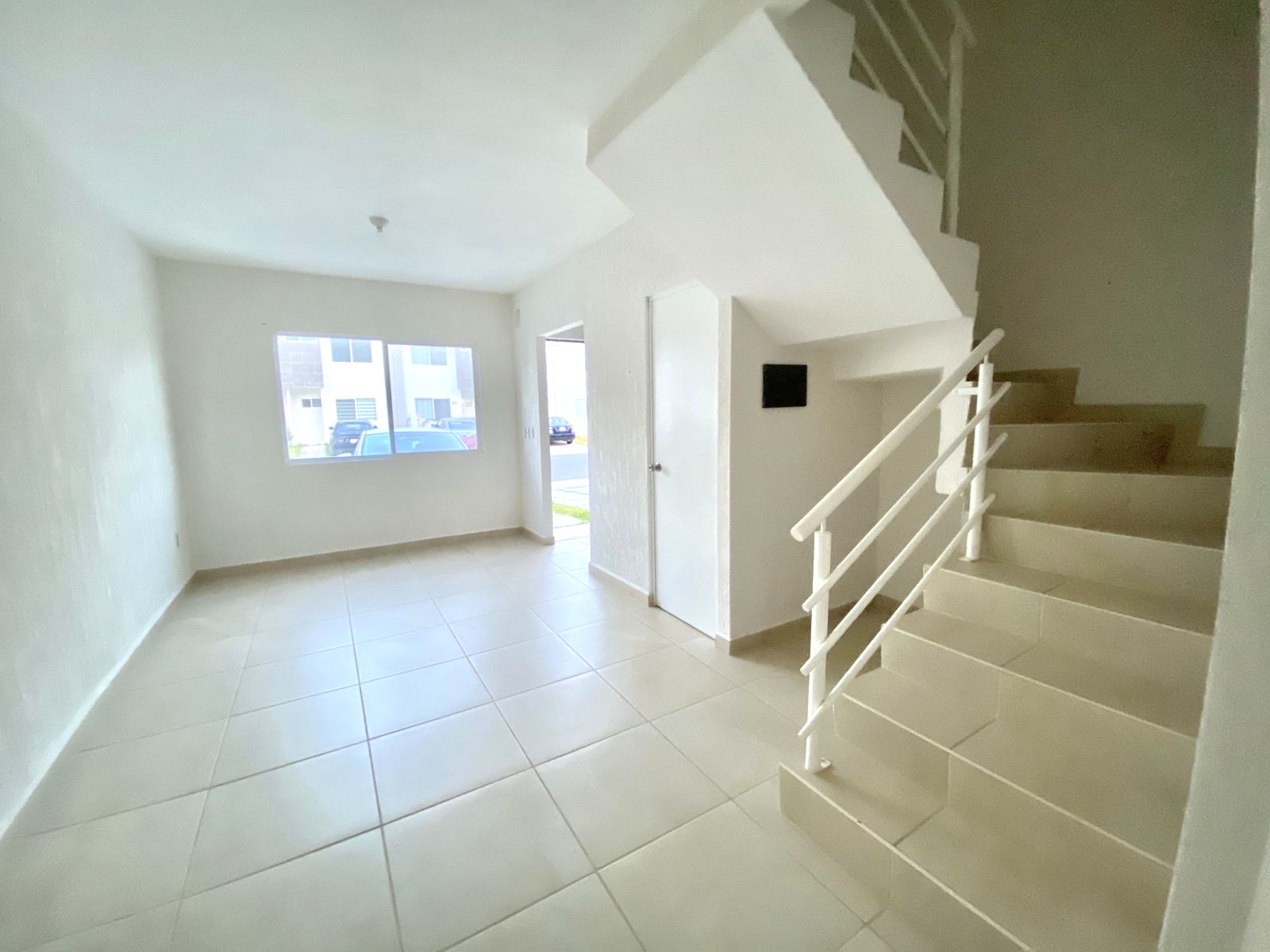 VENTA CASA MODELO CEIBA JARDINES DEL SUR 6 AV HUAYACAN — foto 1 de 6 · Av. Huayacán