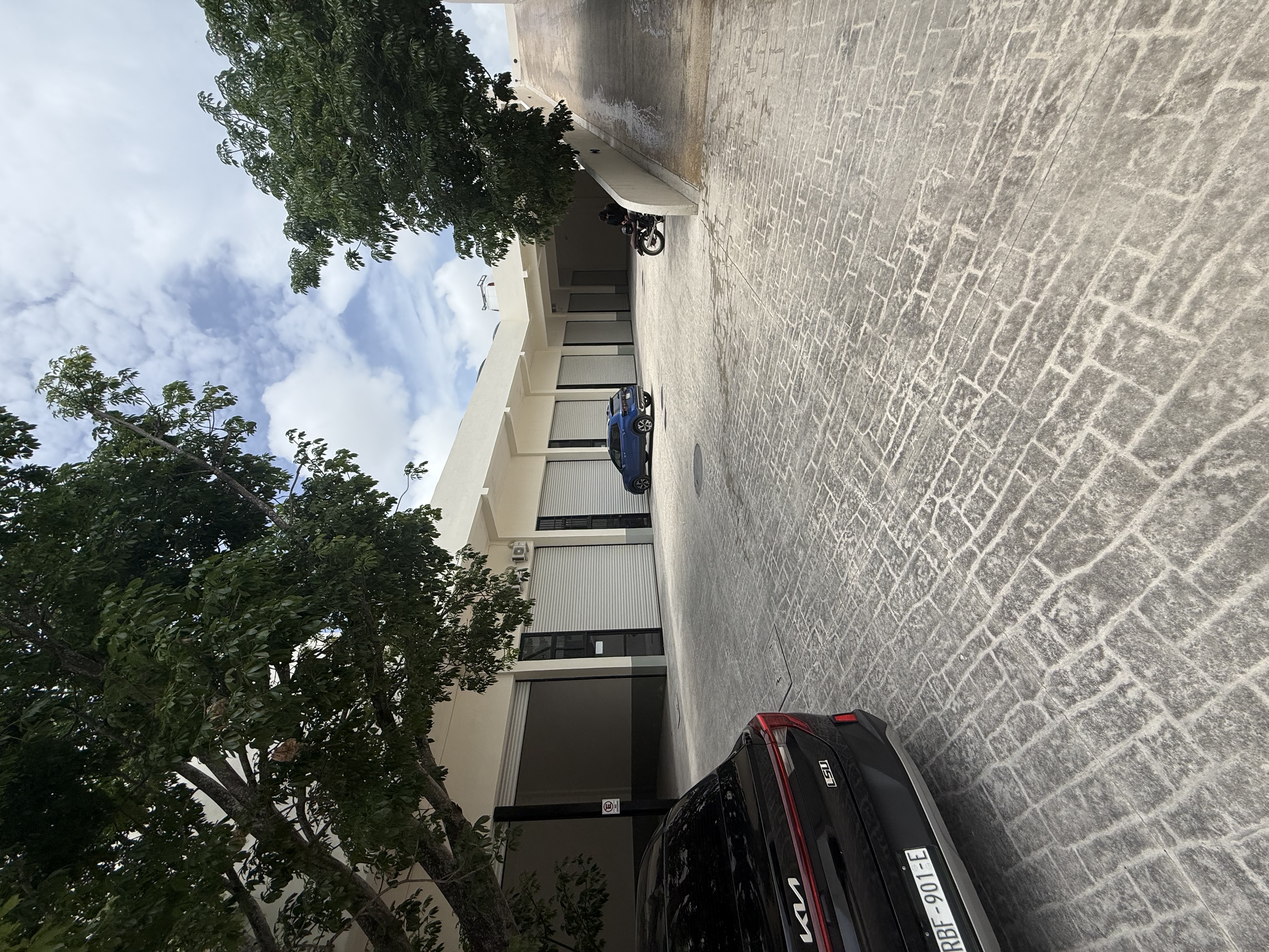 Bodega en Av.Nichupte esquina Kabah — foto 1 de 6 · Av. Nichupté