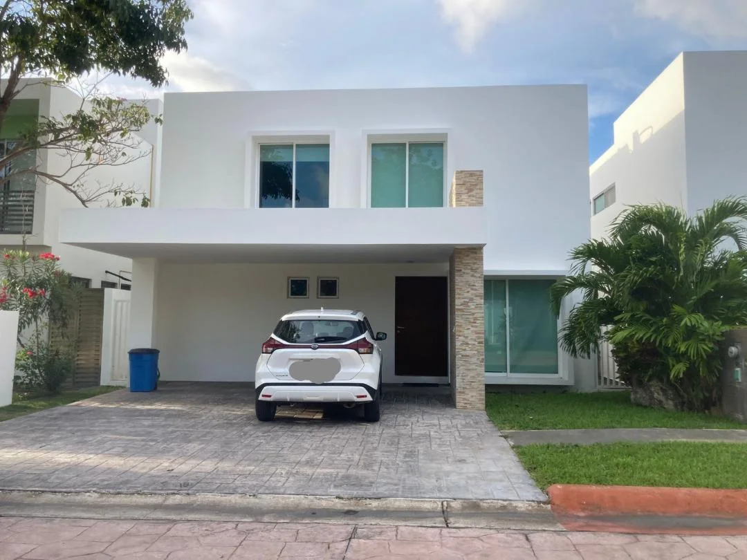 Casa amueblada en renta en residencial Cumbres Cancún