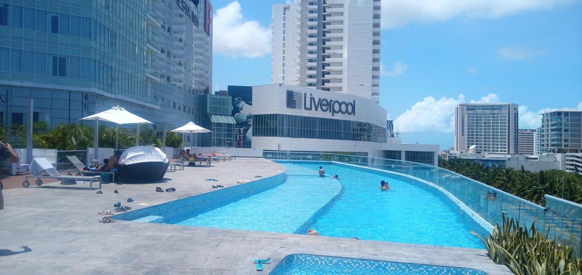 Torres Malecón Américas, departamento garden floor — Premium